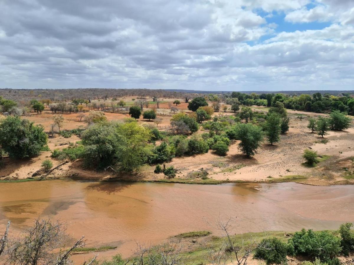 Nthakeni Bush & River Camp Pafuri Gate エクステリア 写真